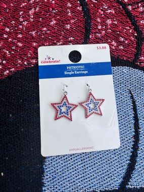 RHINESTONE RED WHITE BLUE PATRIOTIC STAR EARRINGS